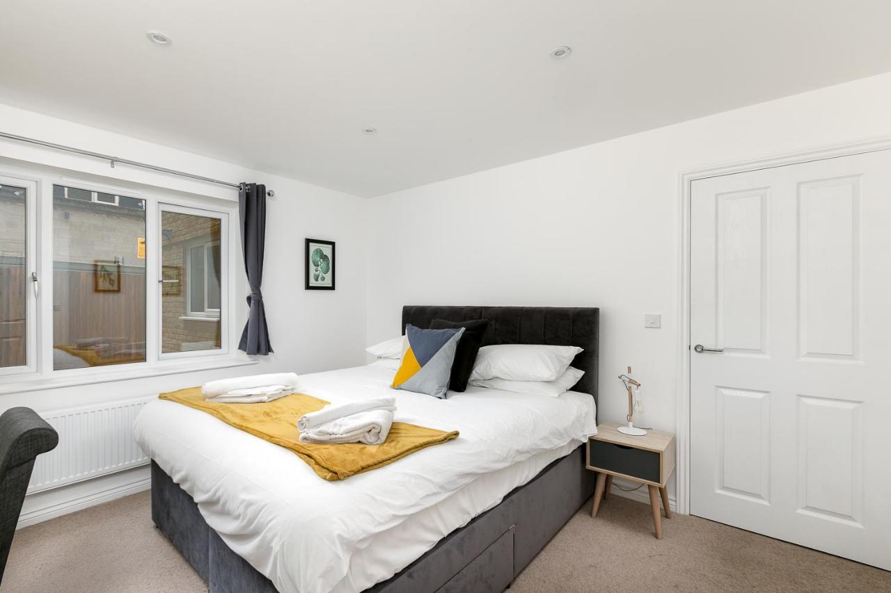 Hertford Serviced Apartments Ware Kültér fotó