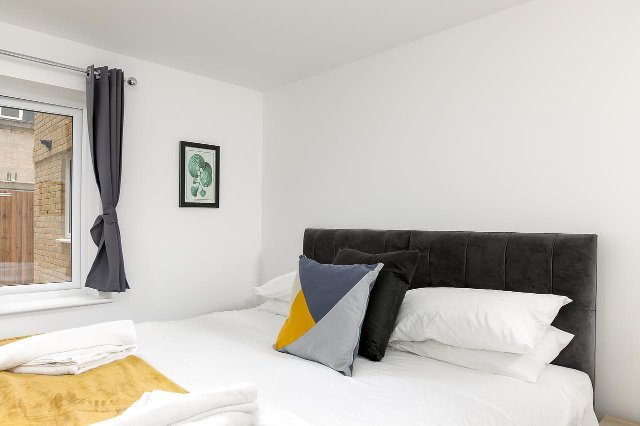 Hertford Serviced Apartments Ware Kültér fotó